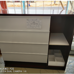 Cómoda de 4 gavetas